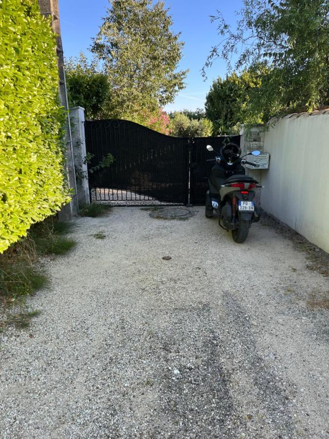 Villa Chaton LʼIsle-sur-la-Sorgue Esterno foto
